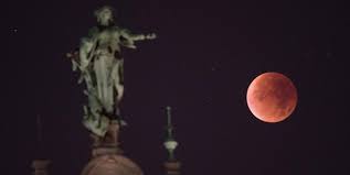 Heute mon(d)tag ist der mond der erde am nächsten. Mondfinsternis 2018 In Hamburg So Konnen Sie Das Spektakel Am Besten Erleben Mopo De