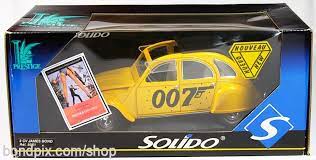 Model Citroen 2cv In 1 18 Scale By Solido France Made By Prestige In Diecast Metal And Plastic In 1 18 Scale Approx James Bond Movies Bond Movies James Bond