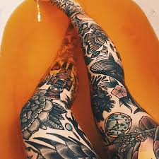 Ich bade in 100 badebomben, in meiner badewanne, im bikini, auf einmal. Hab Die Lushlavalamp Badebombe Ausprobiert Und Die War Echt Toll Einziger Nachteil Die Badewanne Sieht Danach Aus Wie Sau Lu Scene Hair Tattoos Mini Tattoos