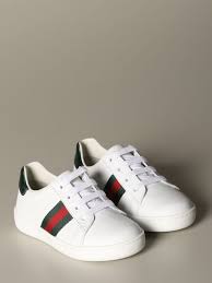 Crisp white sneakers are decorated with archival web stripes and intricate embroidery, and preppy leather. Gucci Ace Sneakers Aus Leder Mit Webbandern Schuhe Gucci Kinder Weiss Schuhe Gucci 433146 Cpwe0 Giglio De