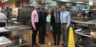 Последние твиты от julian sonego (@jsonego). Students Gain Professional Insights Experience Through Consulting Project For La Nonprofit Project Angel Food Usc Sol Price School Of Public Policy