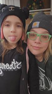 Kara Holcomb (@karahere)