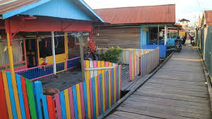 Ragam inspirasi warna cat rumah minimalis anti mainstream yang wajib kamu coba ! 20 Rumah Dicat Warna Warni Rt 2 Kelurahan Sebengkok Pilot Project Kampung Pelangi Tribun Kaltim