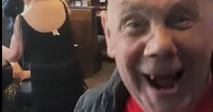 Tributes paid to one of Stockport's most loved characters who's joyous,  toothless pub dancing made him an international hit