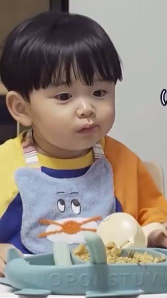 Yoojun, you look so cute making that face!😆 #yoojun #baby #cutebaby  #tomorrow_x_together #txt