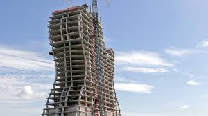 Colapsó parte de un edificio en la zona de surfside, miami, florida. Colocan Cubierta A Edificio En Forma De Guitarra En Hollywood El Nuevo Herald