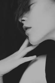 Pin By Abril Barrado On Light Shadow Portrait Photography Women Female Portrait Portrait Photography