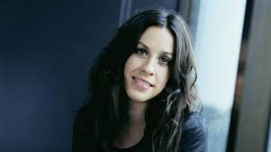 Alanis Morissette Izdava Nov Album Prez Maj Chujte Vtoriya Singl Smiling Https Ift Tt 2srere5 In 2020 Alanis Morissette Pop Albums Pop Dance