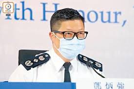 《無綫新聞》今（24 日) 晚上引述消息指，政府最快明 ( 25 日)公布人事變動，保安局長李家超升任為政務司司長，警務處處長鄧炳強會轉任問責官員，出任保安局局. é„§ç‚³å¼· åä¿®ä¾‹ç¤ºå¨è€…äº¢å¥®ä¼¼å¸æ¯'