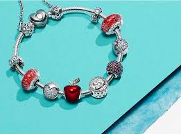 Dynamique ponctuelle efficace et surtout professionnelle fee clochette là pour vous. Pandora X Disney La Collection De Bijoux La Plus Feerique De L Automne 2017