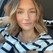 Amazon.com: Little Trees מטהר אוויר לרכב, Royal Pine 1 ea (חבילה של 2) :  כלי רכב