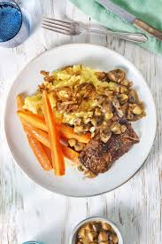 Rinderhuftsteak Mit Champignon Senf Sosse Rezept Hellofresh Rezept Kartoffeleintopf Rezepte Rindersteak