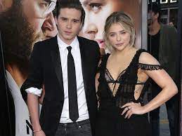 Teen celebrity couple chloe grace moretz and brooklyn beckham are so in love that they're wearing rings with each other's initials. Brooklyn Beckham And Chloe Grace Moretz All The Times They Were The Cutest