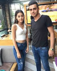 Simay Barlas Kizlar Unluler Galeri