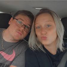 Dustin Lunsford's Instagram, Twitter & Facebook