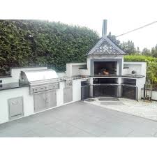 Inspiration Luxuriose Beton Aussenkuche Mit Lynx Grill Seitenbrenner Fritteuse Wok Brenner Und Pizzaofen Au Terrasse Inspiration Pizzaofen Eingebauter Grill