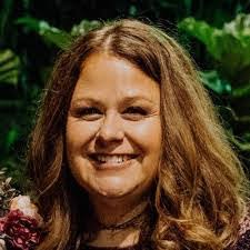 Leah Bona's Instagram, Twitter & Facebook