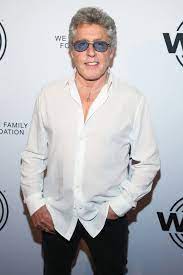 Roger Daltrey Reckons Fans Only Pay To See If Any The Who Members Die On Stage Mirror Online