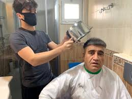 Tas kafa | bayram tıraşı. Kafasina Tencereyi Geciren Turkucu Tas Tirasi Oldu Son Dakika