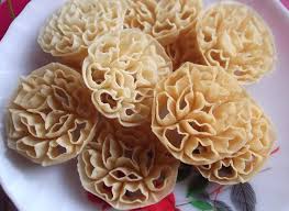 Resepi kuih limas asli negeri peraklapisan bawah:4 cup santan cair3 cup air pandan (12 helai daun pandan)8 tbsp gula pasir2 1/2 cup tepung. Koleksi 10 Resepi Kuih Raya Tradisional Digoreng Mudah Dan Sedap Iamfuzy Com