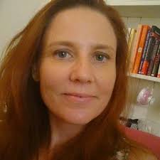 Louise Adams (@louiseuntrapped)