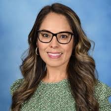 Sharon Persinger's Instagram, Twitter & Facebook