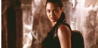 Fille d'un explorateur excentrique porté disparu depuis sept ans, cette jeune femme rebelle et indépendante refuse de reprendre l'e. Lara Croft Tomb Raider Movie Review For Parents