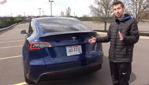 Despite being out for over a month (or over a year and a half, depending on how you look at it), the tesla model 3 is still pretty much a mystery. This Tesla Model Y Does Seem To Have A Lot Of Build Quality Issues Carscoops