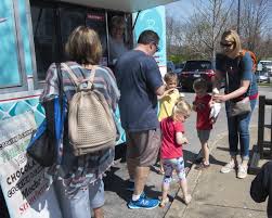 Photos The City Of Brentwood Celebrates Arbor Day At Library Contest Winners Announced Brentwood Home Page Arbour Day Contest Winner Celebrities