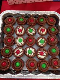 Reindeer Noses Round Pretzels With Hershey Kiss Or Hug In Middle Put In 225 Oven For 3 4 Min Press Sweet Treats Desserts Christmas Snacks Christmas Food