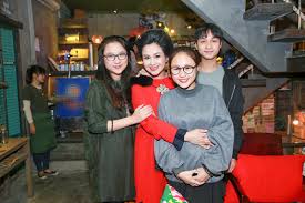 She is one of the four divas of vietnam. Chan Dung Con Gai Lá»›n Sinh NÄƒm 19 Tuá»•i Cá»§a Thanh Lam