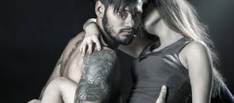 En el mundo editorial las novelas de romance son muy populares y una buena novela puede generar una serie completa de novelas con. 5 Novelas Romanticas Donde El Protagonista Sea Cruel