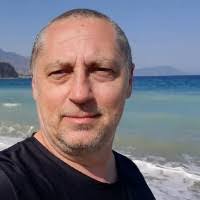 Robert Markovic's Instagram, Twitter & Facebook