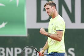 34 656 tykkäystä · 47 puhuu tästä. Atp Koln Dennis Novak Nach Sieg Uber Benoit Paire Im Viertelfinale Tennisnet Com