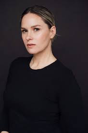 Leah Bush's Instagram, Twitter & Facebook