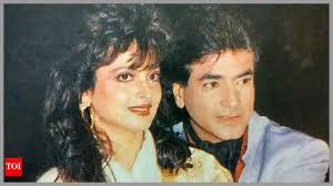 When Rekha was called a timepass by her rumoured superstar boyfriend  Jeetendra; heres how the actress reacted | - The Times of India