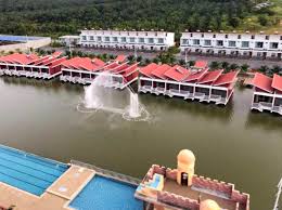 Selain teluk kemang, port dickson juga mempunyai pantai lain yang tidak kurang juga menarik perhatian pengunjung seperti blue lagoon dan juga terdapat banyak hotel, chalet dan resort dibina di teluk kemang dan di port dickson. 5 Hotel Di Port Dickson Yang Ada Private Pool Ana Suhana