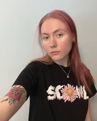 bella erickson 🌿🎱🕸️