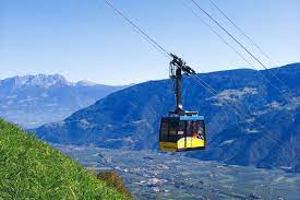 Seilbahnen und lifte im vinschgau in südtirol aufstiegsanlagen zu jeder jahreszeit moderne aufstiegsanlagen wie kabinenseilbahnen, bergbahnen und sessellifte sind im vinschgau liebgewonnene und bequeme verkehrsmittel geworden, die nicht mehr wegzudenken sind. Seilbahn Unterstell In Naturns Sudtirol