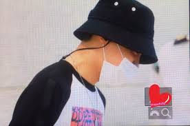 jhope com chapeu de pescador chapeu pescador chapeu roupas