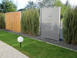 Edelstahl Und Aluminium Sichtschutz Moderner Garten Von Edelstahl Atelier Crouse Modern Homify In 2020 Sichtschutz Modern Sichtschutz Garten Sichtschutzzaun Garten