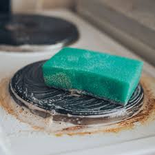 Saubere rostflecken von fliesen durch auftragen einer paste aus gleichen teilen zitronensaft und borax auf dem betroffenen bereich und lassen kerosin ist eines der besten mittel, um rostflecken von bodenfliesen zu entfernen. Rost Entfernen Hausmittel Und Tipps Brigitte De