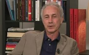Marco travaglio presenta il suo libro dal titolo b. Csfwkvy8fcdbsm