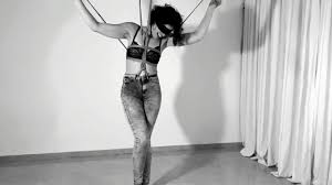 湿月十七日-失禁：绑缚憋尿直到她再也忍不住