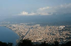 Batıda perşembe ilçesi, güneyde ulubey ve kabadüz ilçeleri, doğuda gülyalı ilçesi ve giresun ili, kuzeyde ise karadeniz ile komşu olan altınordu, karadeniz'in mükemmel doğal güzelliklerini yansıtan bir yer. Ordu Arac Kiralama Ordu Rent A Car Avis Turkiye