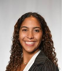 In this episode of the Dental School Guide podcast, we chat with Emily, a  third-year dental student at USC, about her unique journey to dental school  and the innovative group-based learning approach