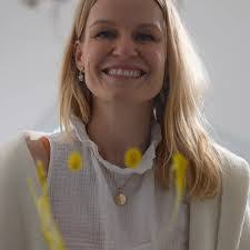 Amanda Heilig's Instagram, Twitter & Facebook