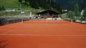 Ansonsten bleiben unebenheiten und das unkraut kann sich ausbreiten. Tennisplatz Im Sport Und Freizeitpark In Bichlbach