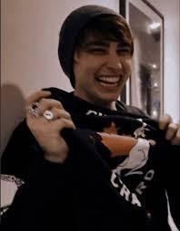 Isabel Everett (isabeleverett421)