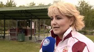 Igaly diána sportlövő, biros péter vízilabdázó olimpiai bajnokok és farkas lászló kerekesszékes teniszező, akik a társaik nevében tesznek fogadalmat a vígszínházban, ahol ünnepélyes keretek. Igaly Dia Olimpiai Aranyermes Skeetlovonk Sportagat Modosit Youtube